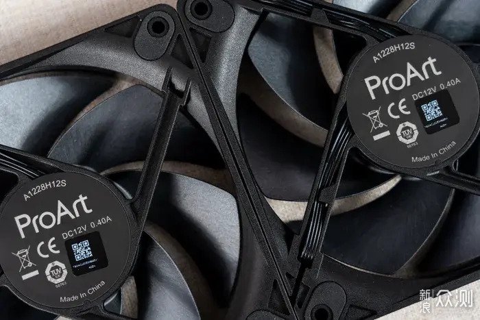 散熱的藝術—— Asus ProArt PF120 風搧開箱_新浪眾測