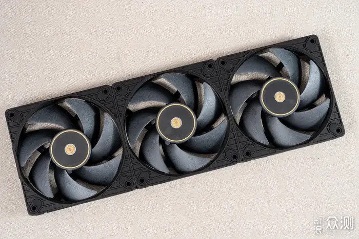 散熱的藝術—— Asus ProArt PF120 風搧開箱_新浪眾測