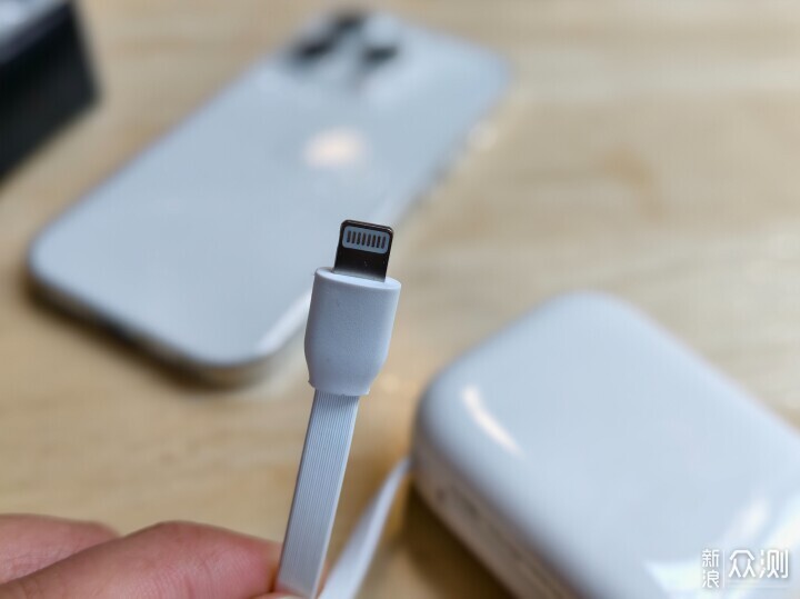 西聖PB-S充電寶：不用帶線不發燙，百元檔真香_新浪眾測