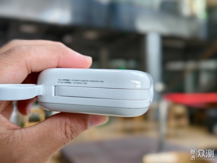 西聖PB-S充電寶：不用帶線不發燙，百元檔真香_新浪眾測