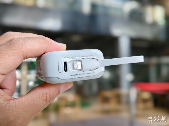 西聖PB-S充電寶：不用帶線不發燙，百元檔真香_新浪眾測