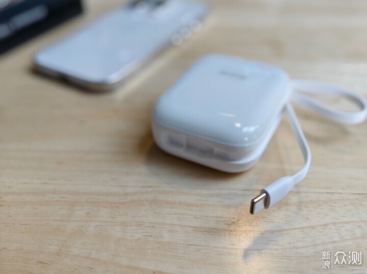 西聖PB-S充電寶：不用帶線不發燙，百元檔真香_新浪眾測