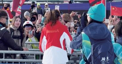 流量镜头之外的冬奥会——苏翊鸣拥抱泪洒赛场的她