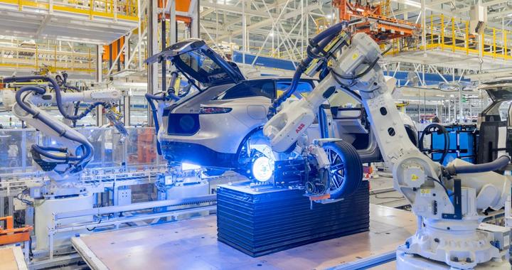 岚图汽车预计将于3月港股上市 2025年盈利超10亿元