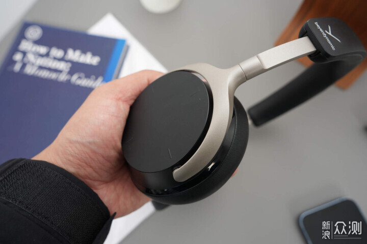 拜雅AVENTHO200，質感黑搭西裝顯高級_新浪眾測