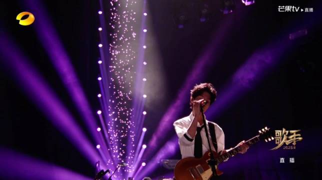 陈楚生湖南卫视献唱《小情歌》引全场沸腾