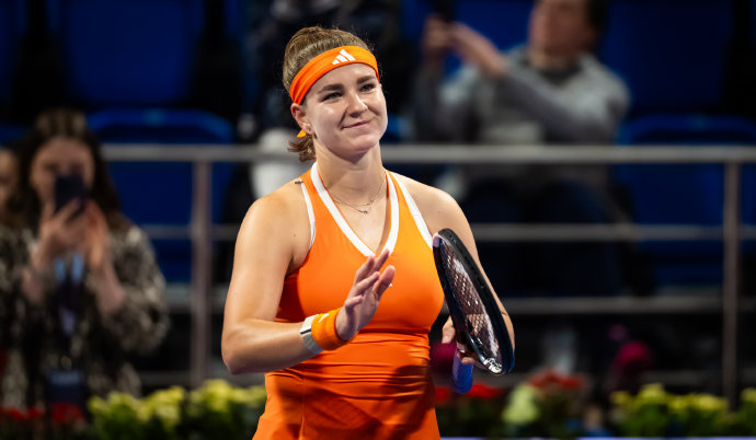 穆霍娃三盘逆转终结对斯瓦泰克四连败，老将的逆境重生给职业运动员带来哪些精神启示？