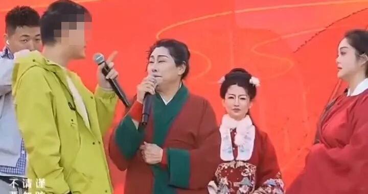 男子参加“王婆说媒”，自称“在政府机关上班，家里有宾利，房子很多”，官方回应