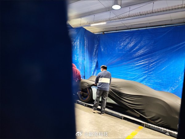 小米或展示首款超级跑车概念车小米神秘跑车现身巴塞罗那