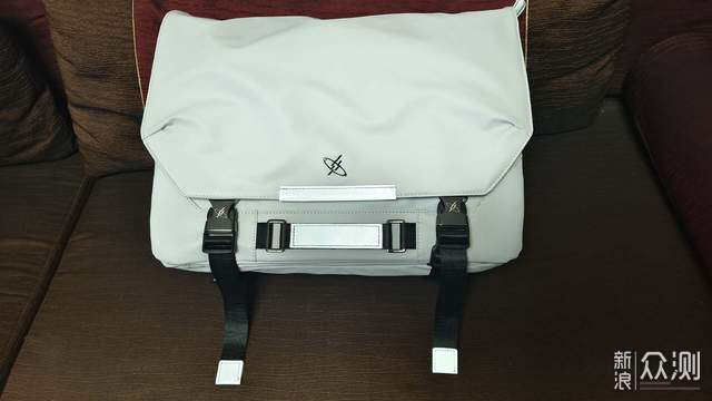 光影行星蓋亞斜挎相機包,城市攝影優選_新浪眾測