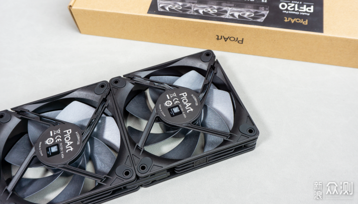 Asus創夢PF120風扇+AsusTUF GT502的極簡光域_新浪眾測