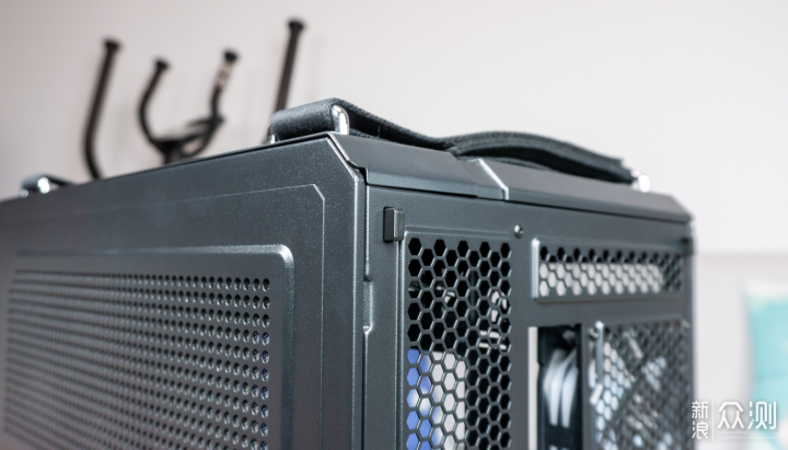 Asus創夢PF120風扇+AsusTUF GT502的極簡光域_新浪眾測