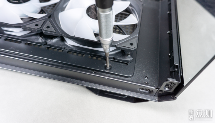 Asus創夢PF120風扇+AsusTUF GT502的極簡光域_新浪眾測