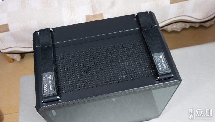 Asus創夢PF120風扇+AsusTUF GT502的極簡光域_新浪眾測