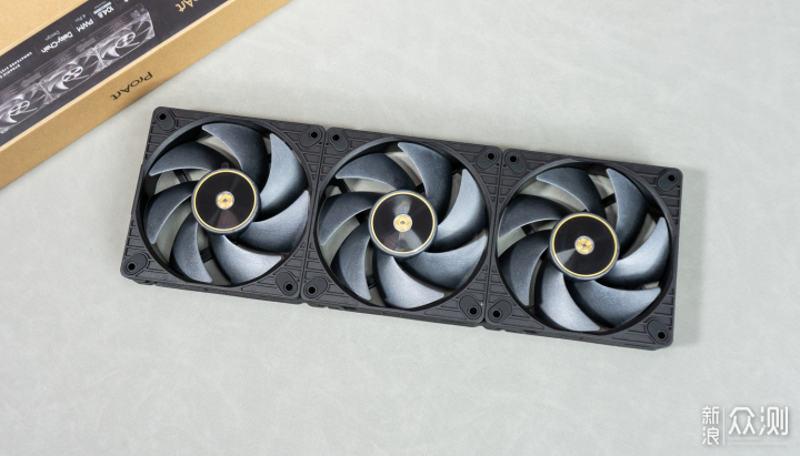 Asus創夢PF120風扇+AsusTUF GT502的極簡光域_新浪眾測