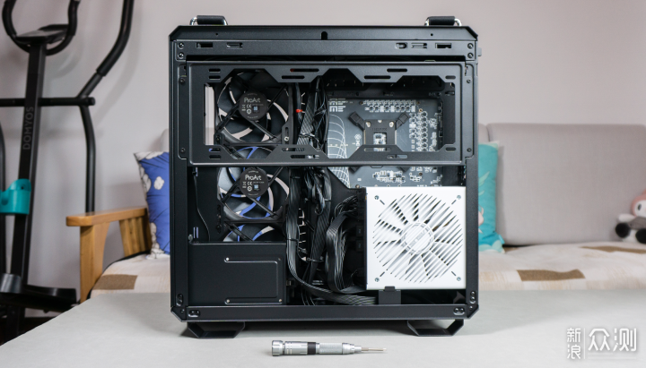 Asus創夢PF120風扇+AsusTUF GT502的極簡光域_新浪眾測