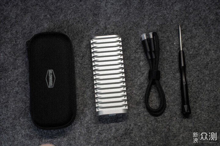 三防抗摔，戶外硬核存儲鐵威馬D1 SSD硬盤盒_新浪眾測