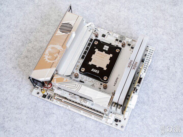 微星X870I刀鋒鈦評測分享，擴展超強的ITX主板_新浪眾測