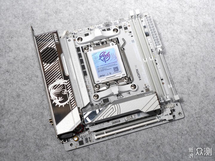 微星X870I刀鋒鈦評測分享，擴展超強的ITX主板_新浪眾測