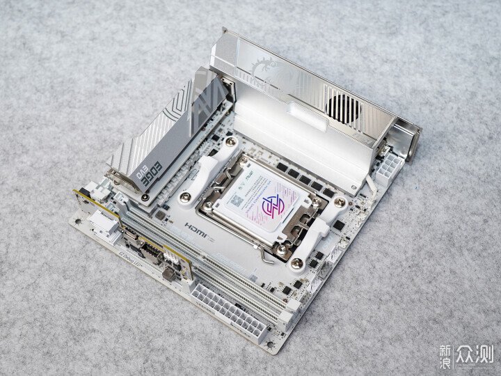 微星X870I刀鋒鈦評測分享，擴展超強的ITX主板_新浪眾測