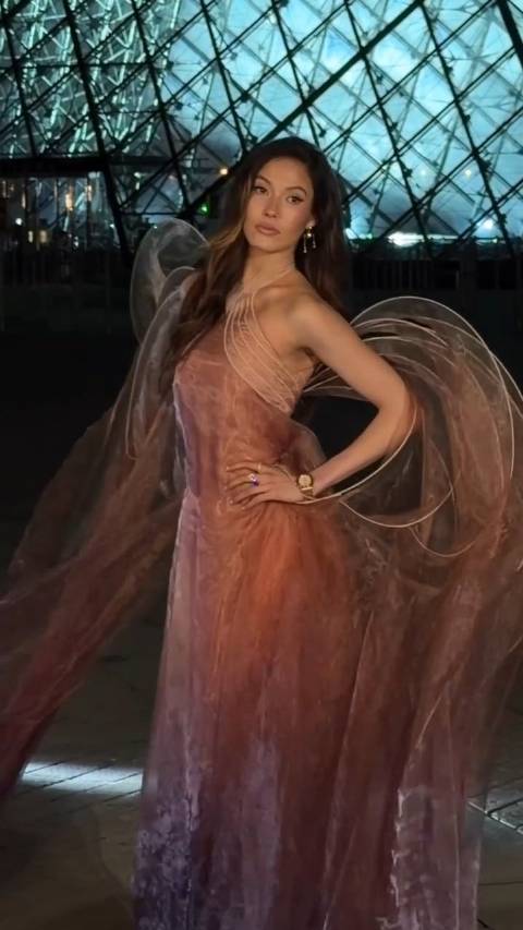 谷爱凌化身蝴蝶仙子