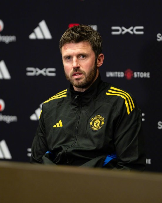 曼联面对十人纽卡仍失利，卡里克首败暴露哪些稳定性问题？