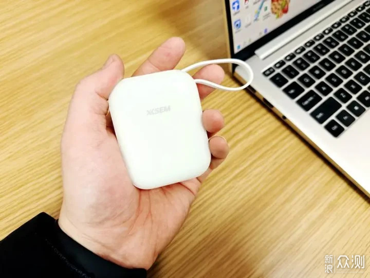 西聖PB-S便攜移動電源，小巧輕便，高效充電_新浪眾測