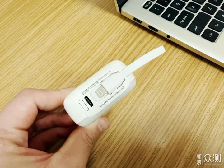 西聖PB-S便攜移動電源，小巧輕便，高效充電_新浪眾測