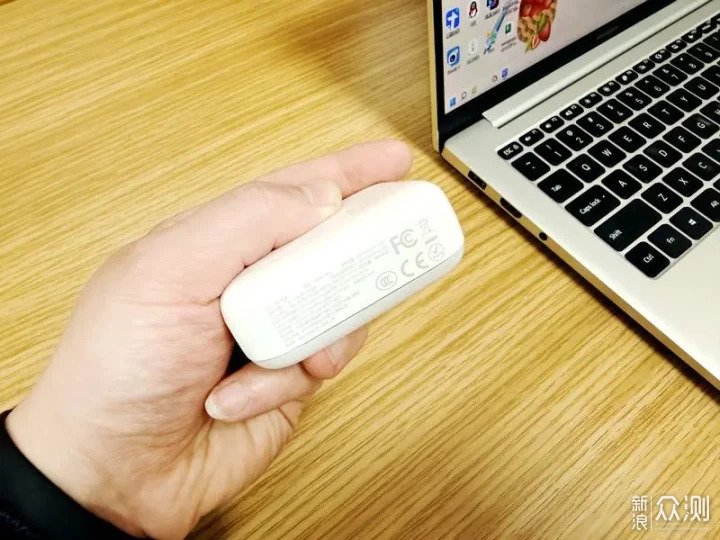 西聖PB-S便攜移動電源，小巧輕便，高效充電_新浪眾測