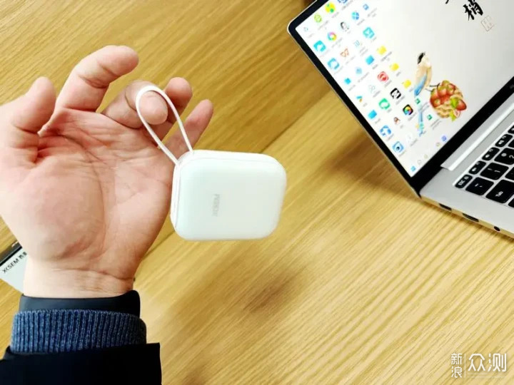 西聖PB-S便攜移動電源，小巧輕便，高效充電_新浪眾測