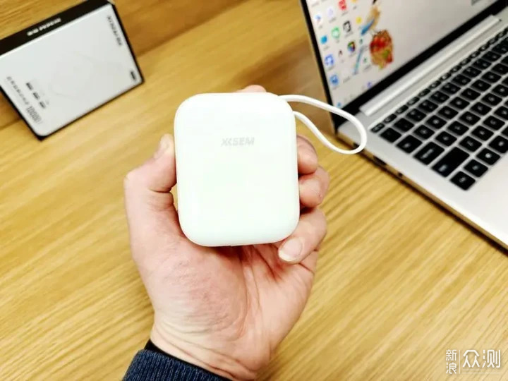 西聖PB-S便攜移動電源，小巧輕便，高效充電_新浪眾測