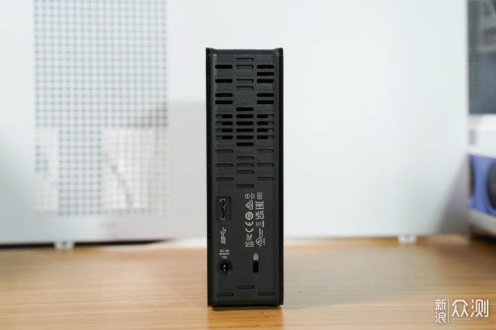 WD easystore™台式硬盤實測：解鎖存儲自由！ _新浪眾測