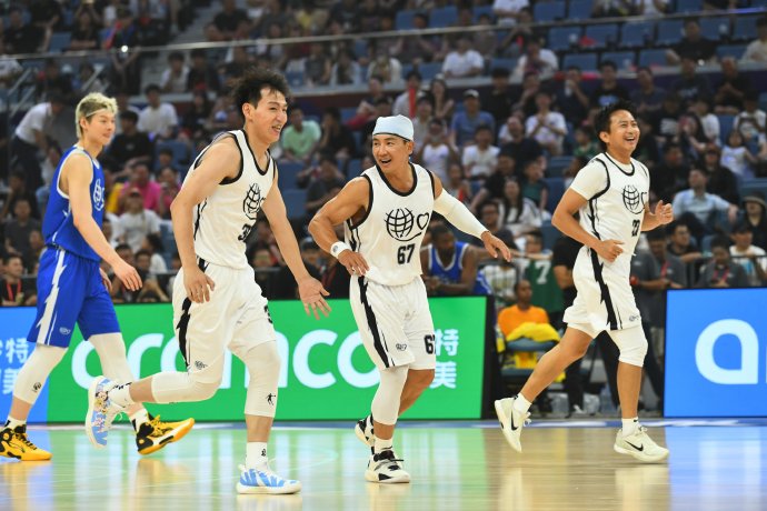 霍华德退役后开启全球慈善，体育明星如何引领社会公益新潮流？