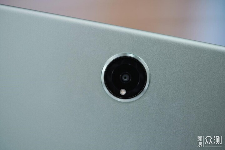 追劇或玩遊戲選台平板電腦也不錯，看看這款？_新浪眾測