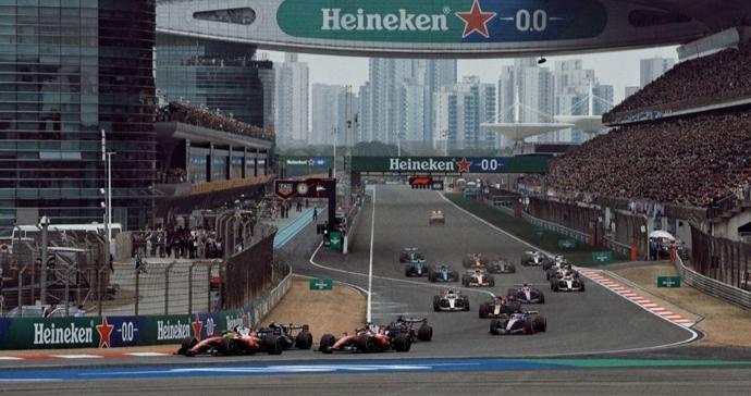 奔驰称霸，安东内利成第二年轻的分站赛冠军！F1中国大奖赛落幕