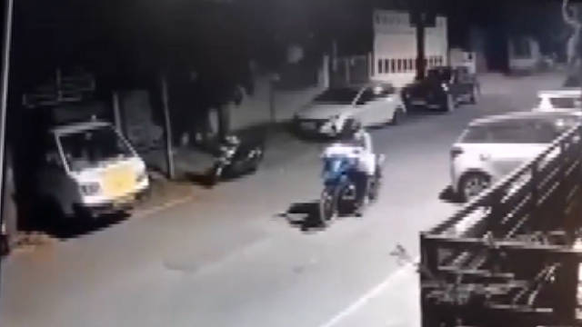 因担忧石油紧缺，印度液化石油气瓶盗窃案频发，现场监控曝光