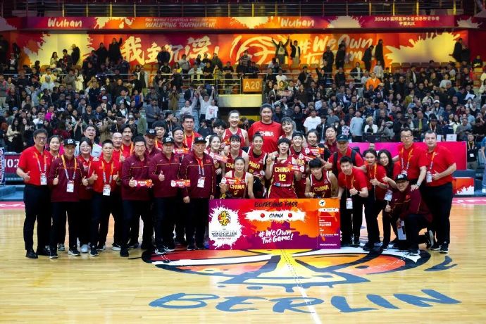 宫鲁鸣一针见血点出问题，中国女篮的内外失衡该如何解决？