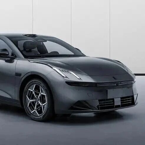 定位中大型纯电轿车！1.5T电混引擎+DHT Evo混动电驱+四驱！领克10将于二季度上市！