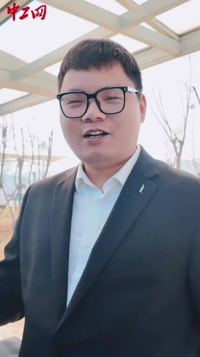 公交“萌妹”驾到！像叫网约车一样“打”公交