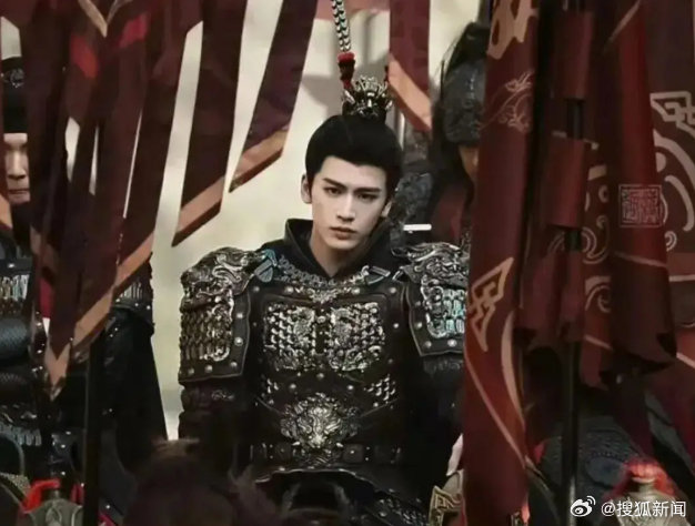 观众对"粉底液将军"的群嘲是否反映了对影视真实感的深层渴望？