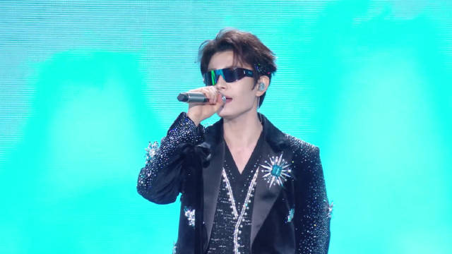 丁禹兮杭州唱渡情穿越感拉满