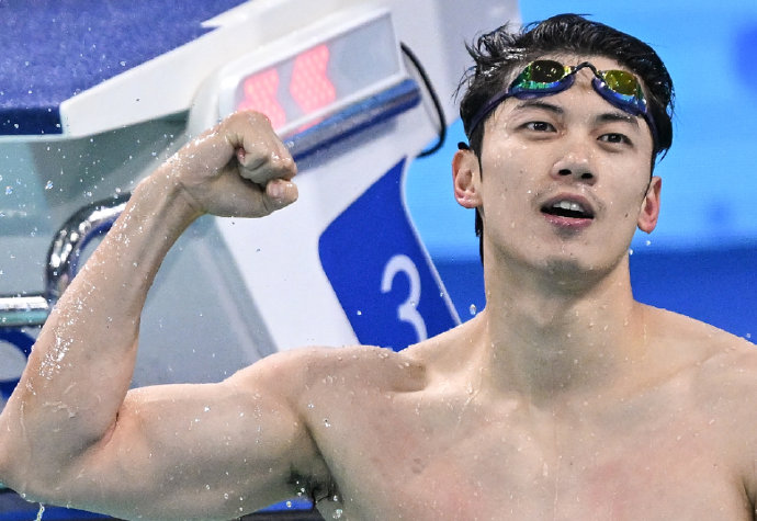 12岁新星于子迪刷新纪录，老将汪顺的坚守如何点燃中国游泳的新希望？
