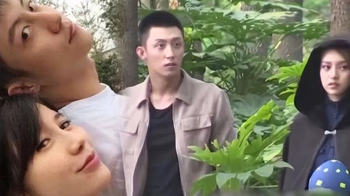 张艺上登浪姐舞台旧情再燃