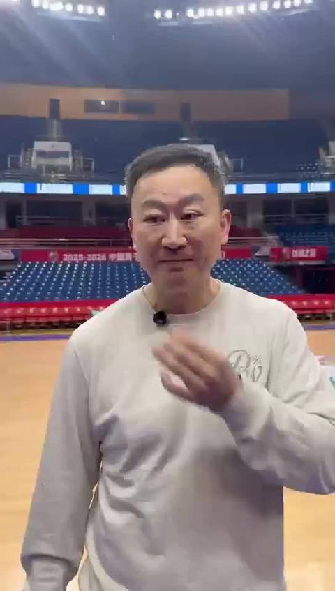 青辽今晚上演“抢8”大战，刘维伟笑谈“场边之争”