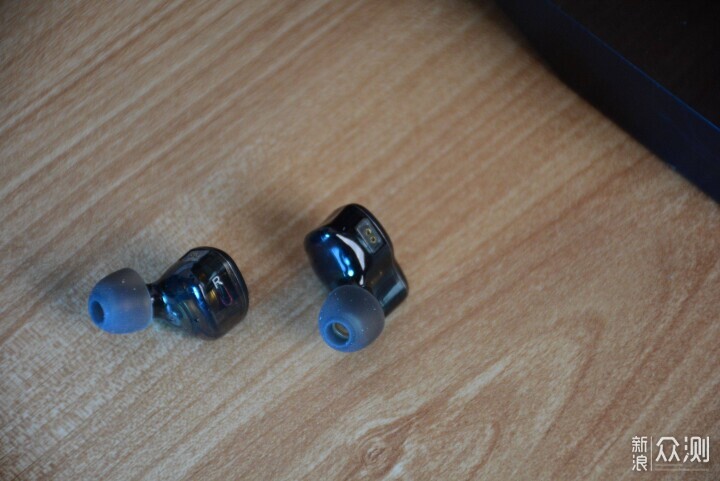 超高音質+可換線材,西聖HiFi 1有線耳機_新浪眾測