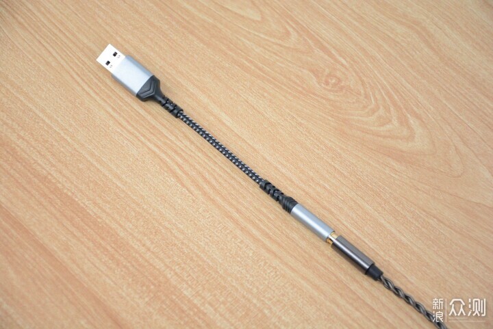 超高音質+可換線材,西聖HiFi 1有線耳機_新浪眾測