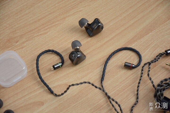 超高音質+可換線材,西聖HiFi 1有線耳機_新浪眾測