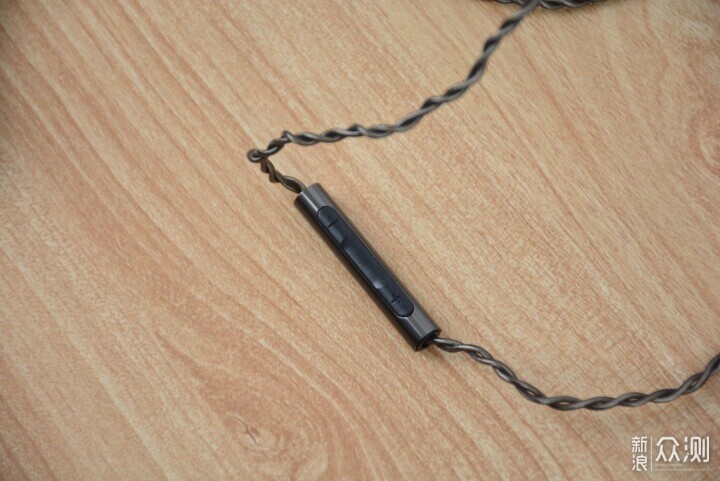 超高音質+可換線材,西聖HiFi 1有線耳機_新浪眾測