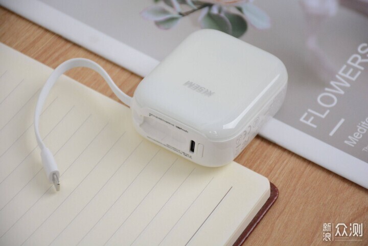 率先用上半固體電池！西聖 PB-S自帶充電寶_新浪眾測