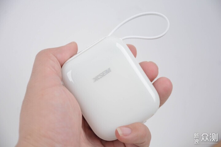 率先用上半固體電池！西聖 PB-S自帶充電寶_新浪眾測